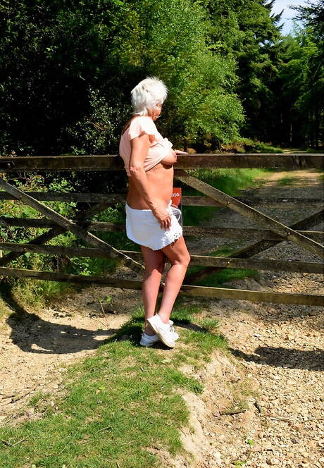 TAC Amateurs invite you to explore free xxx photos featuring Dimonty has a nice form