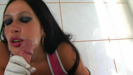 Dirty Angelina offers xxx pic gallery with luscious maiden in robbing on dick scene